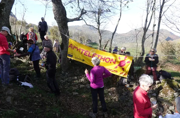 sous la banderole...